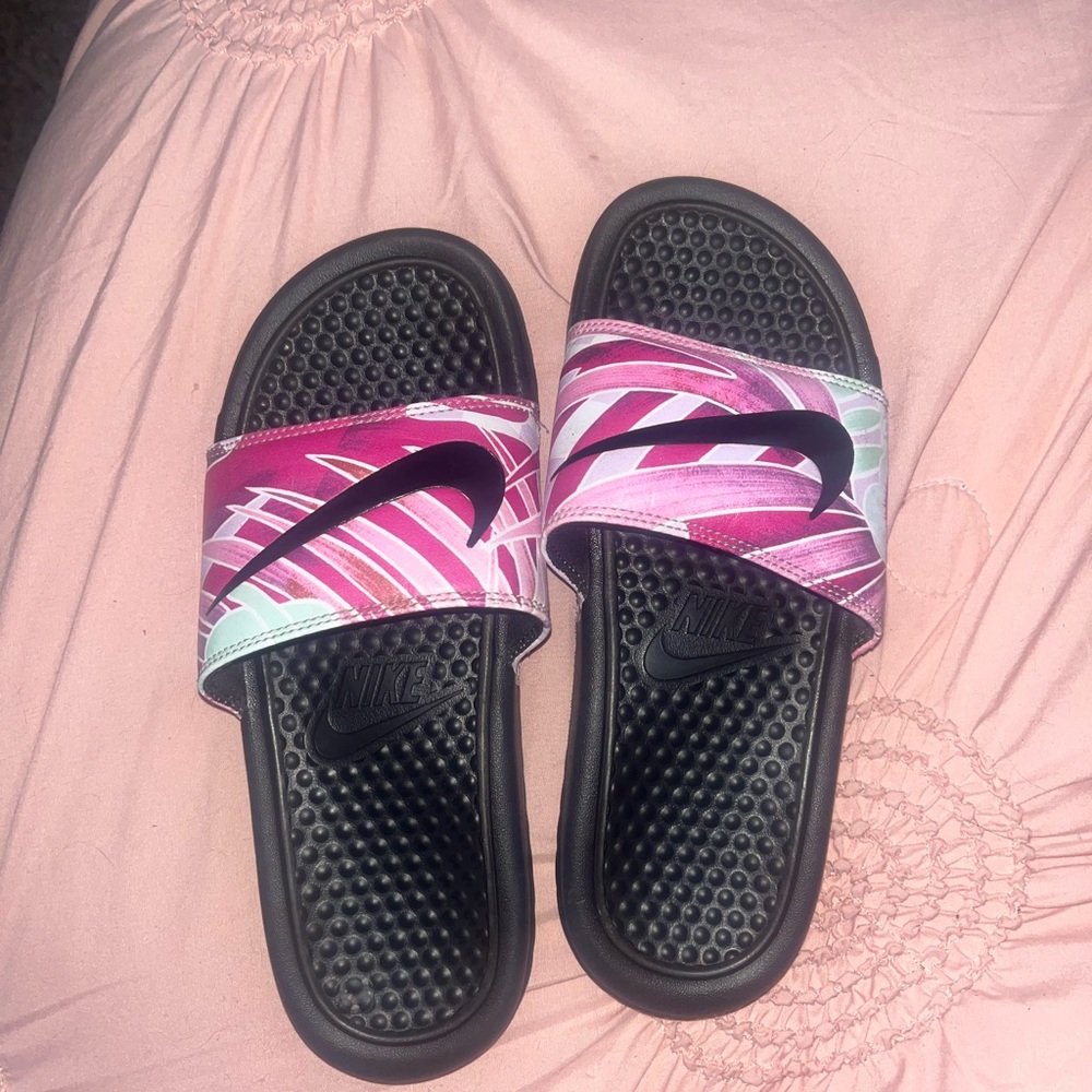 Nike slides